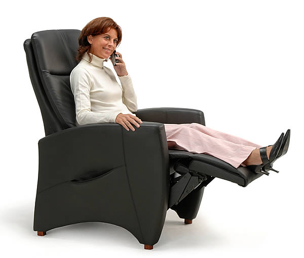 K�rpergerecht Sitzen im Fitform Ma�-Sessel Modell 296
