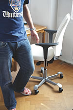 Der B&uuml;rostuhl HAG H05, Modell 5500 in Aktion