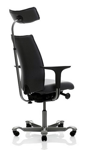 Der B�rostuhl HAG H05, Modell 5600 hat eine hohe R�ckenlehne, die vorne und hinten gepolstert ist. Die Kopfst�tze ist Zusatzausstattung und in H�he und Abstand zur R�ckenlehne verstellbar.