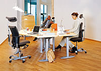 Anwendungsbeispiel f&uuml;r den B&uuml;rostuhl HAG H05: Doppelarbeitsplatz in einem B&uuml;ro