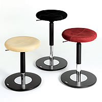 Leitnerspin, Stehhilfe Leitnerspin, die designbetonte Stehhilfe, gibt es in zwei Höhen. Abbildung in hochwertiger Microfaser (beige, noir, bordeaux)