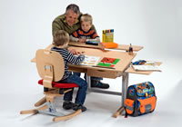 Kinderschreibtisch / Sch&uuml;lerschreibtisch Moizi 17 mit Kufenstuhl Moizi 6.