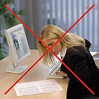 Falsche Körperhaltungen ohne ergonomischen vorlagenhalter Falsche Körperhaltungen ohne ergonomischen vorlagenhalter