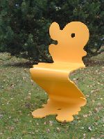 Freischwinger mit originellem Design, Farbe gelb