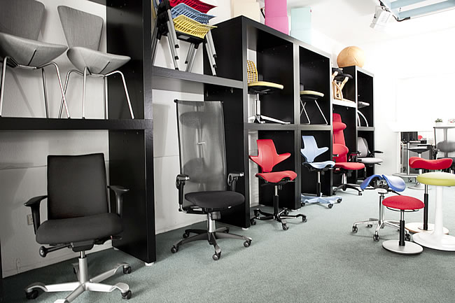 Die Bürostuhl Ausstellung von Ergoconcept in Braunschweig: Hag Bürostühle, Move Stehhilfe