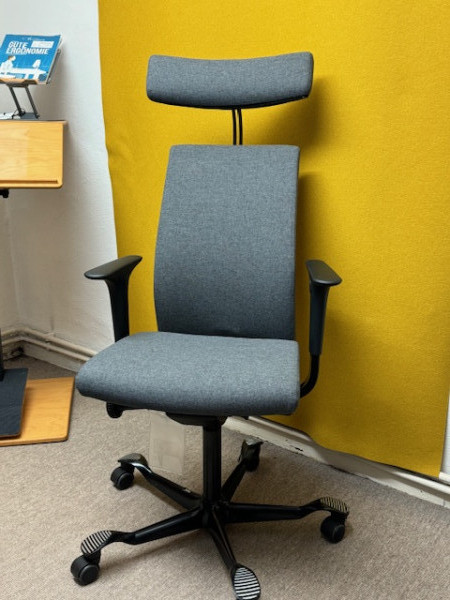 20 % Ausstellungsstück 
mit Nackenstütze und Slideback-Armlehne